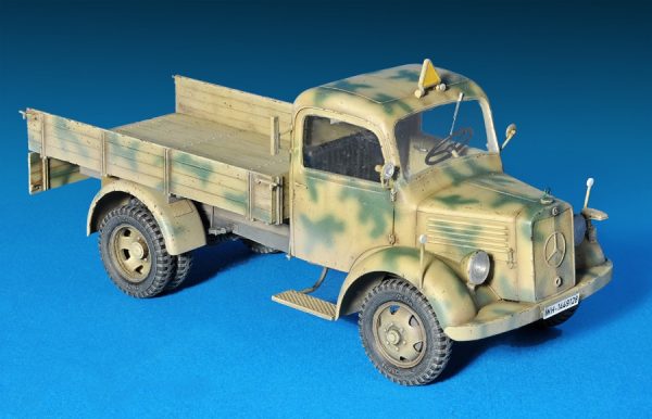 L1500A (Kfz.70) 4X4 German Light Cargo Truck + 5 figurines – Image 2