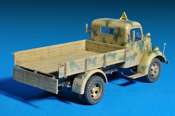 L1500A (Kfz.70) 4X4 German Light Cargo Truck + 5 figurines – Image 10